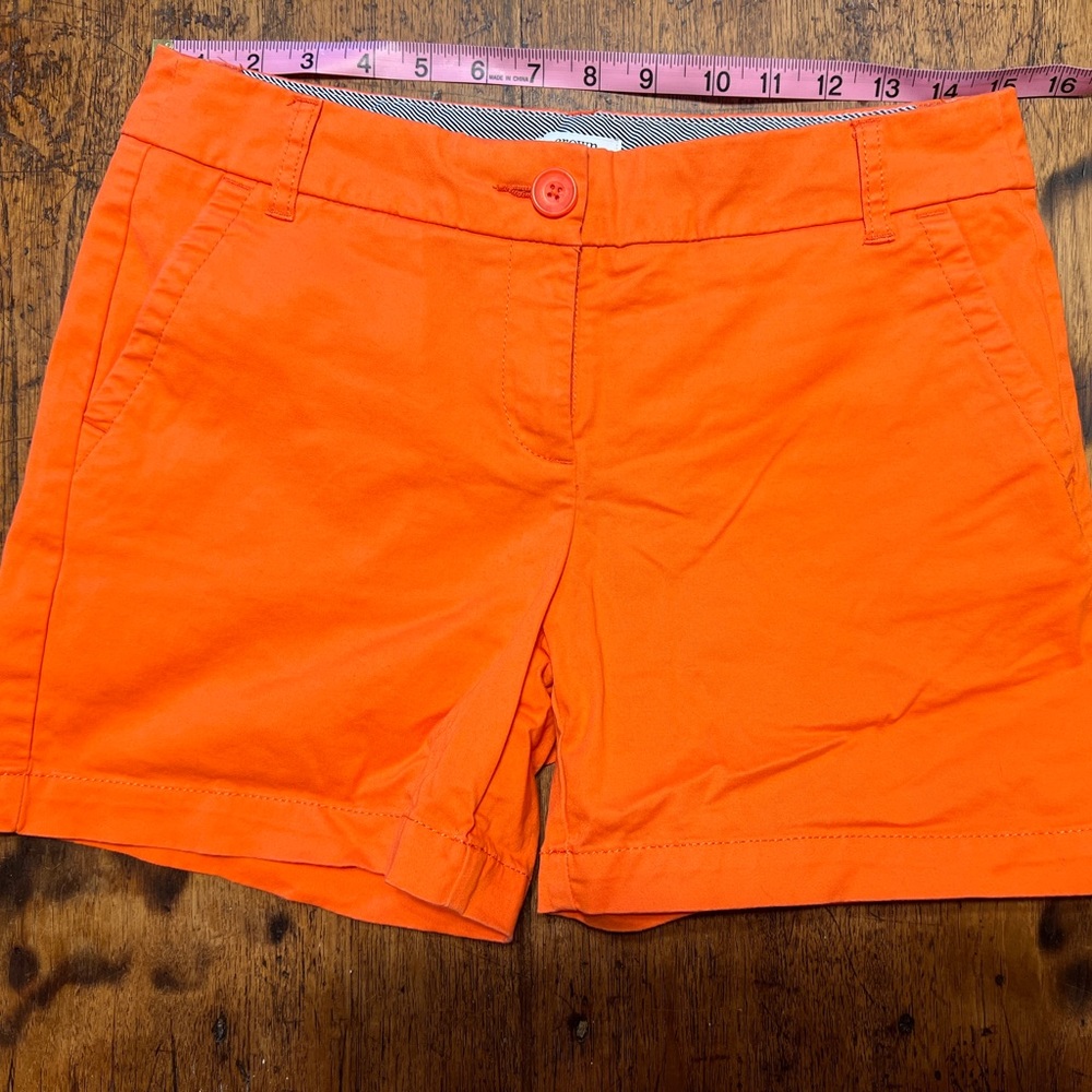 Crown & Ivy shorts size 4 orange